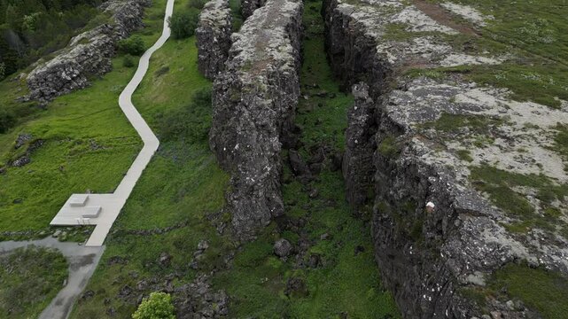 4K drone video of the rift in Thingvellir National Park at 50fps