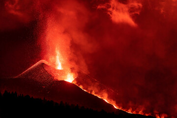 eruption of the volcano on the island of La Palma