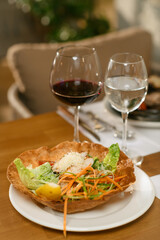 Fresh Salad with Grilled Chicken and Vegetables
