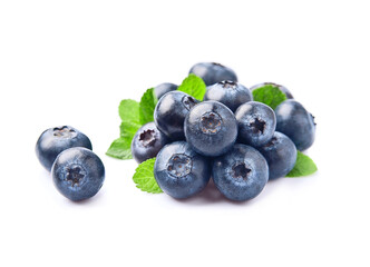 Blueberries with leaves of mint
