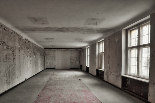 Raum - Beatiful Decay - Abandoned - Verlassener Ort - Urbex / Urbexing - Lost Place - Artwork - Creepy - High quality photo	