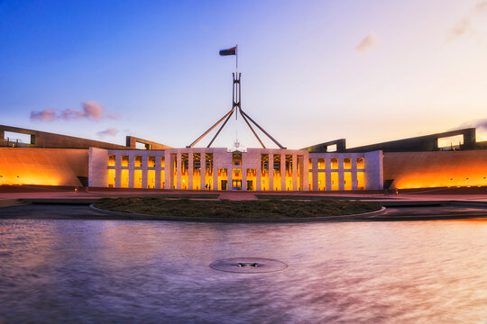 ACT Parl House ring pool pink
