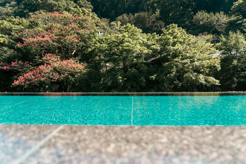 プールのある風景