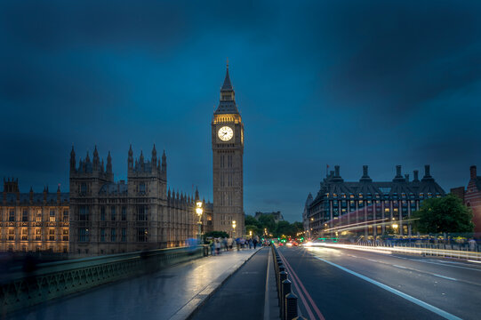 big ben at night city