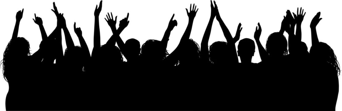 Une silhouette d'une foule acclamant, les mains lev&eacute;es, lors d'un concert