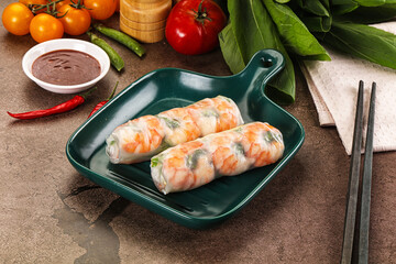 Vietnamese spring roll with prawn