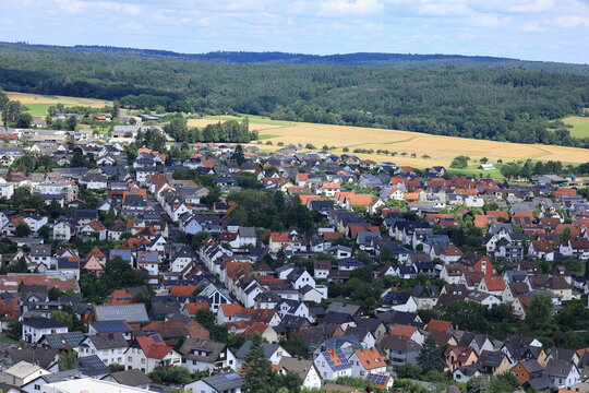 Blick auf den Ort Krofdorf bei Gie&szlig;en in Hessen