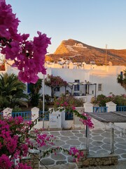 Cyclades : Folegandros, Santorin, Milos