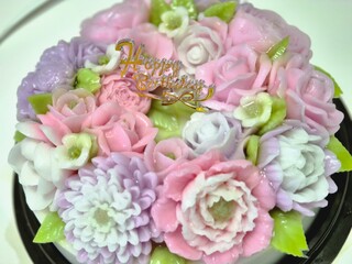 happy birthday cake bouquet of pink roses