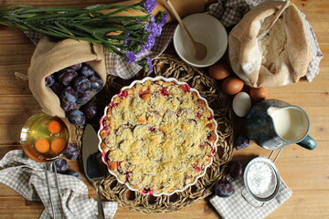 Pflaumenkuchen mit Streuseln