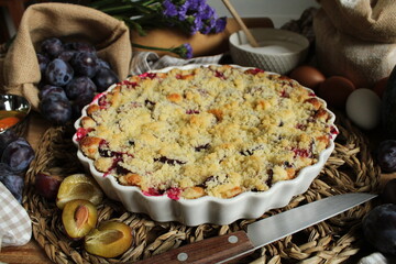 Pflaumenkuchen mit Streuseln