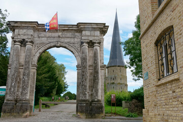 Obraz premium La Porte de Marbre entrée de l'abbaye Saint-Winoc à Bergues - Nord - France 