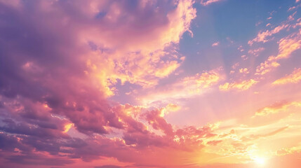 Obraz premium Beautiful Sunset Sky with Vibrant Clouds