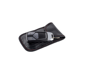 Protective cover for car keys that stops the signal, Faraday cage
