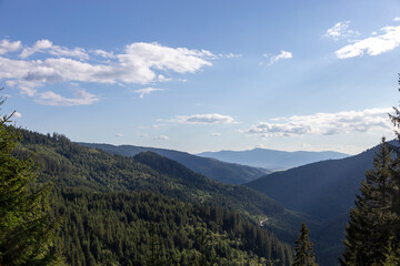 Berge rund um Lacul Roșu in den Karpaten, in Siebenbürgen