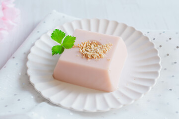 桜味の胡麻豆腐