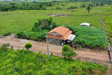 Vista aérea feita com drone de fazenda no estado do Pará