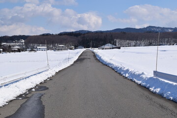 Obraz premium 豪雪地方の道路 山形県