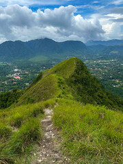 Naklejka premium Secret hiking trail to hike in valle de anton, panama