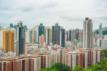 Obraz premium The colorful landscape of the apartment and office buildings in the residential area of Sham Shui Po, Hong Kong island