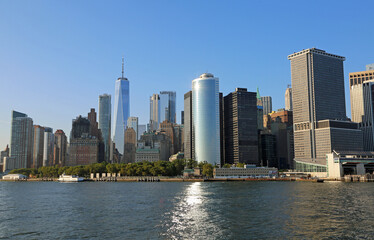 Naklejka premium Sun reflection in water - New York City