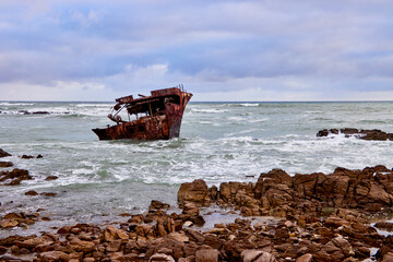 Eine Reise durch Südafrika. Schiffswrack bei Kap Agulhas