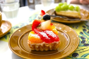 フルーツがいっぱい乗ったタルト