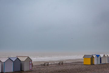 Les cabines de plage et l'océan à Cayeux-sur-Mer