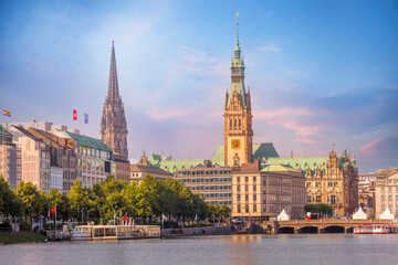 Obraz premium Hamburg Rathaus and Alster lake, Germany