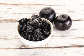 Dry prunes in thw bowl
