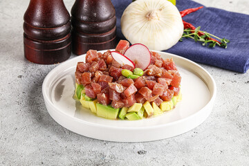 Tuna tartar with avocado and sauce