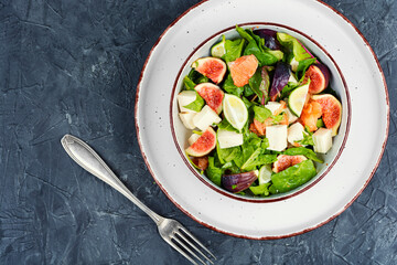 Mixed salad with figs.