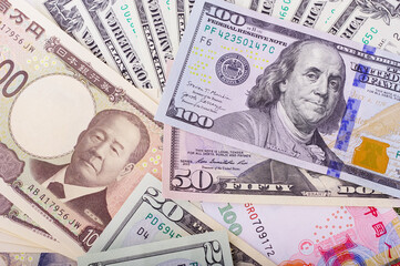 日本、アメリカ、中国の紙幣