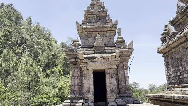 Temple video using the panning method.