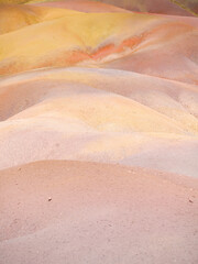Dune de sables multicolore. 