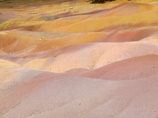Dune de sables multicolore. 