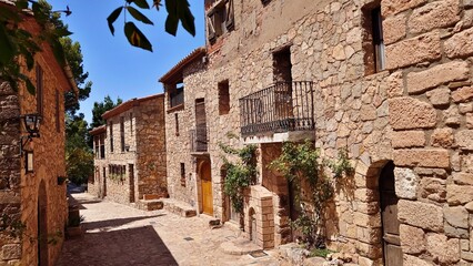 Rue principale de Siurana, commune de Cornudella de Montsant, province de Tarragone, Catalogne, Espagne