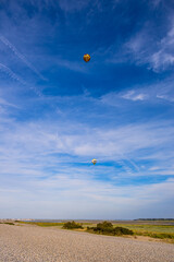 Montgolfières au dessus de la Réserve Naturelle Nationale de la Baie de Somme à Le Hourdel © Gerald Villena
