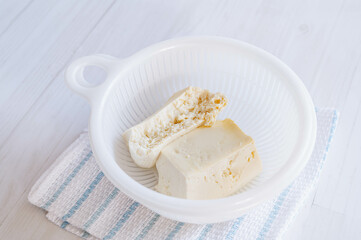 レンジ加熱で水を出した木綿豆腐