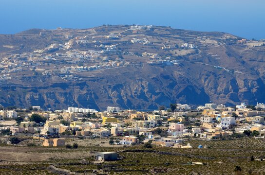 Vistas desde Pyrgos, isla de Santorini, Grecia