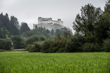 Festung Hohensalzburg im Regen