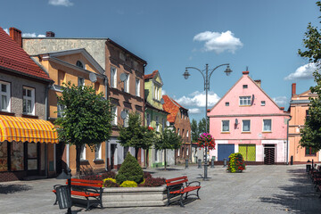 Summer cityscape of Nowe Miasteczko, Nowa Sól County, Lubusz (lubuskie): Market square (Rynek) © uslatar