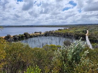 Obraz premium Woody Lake in Esperance, Western Australia