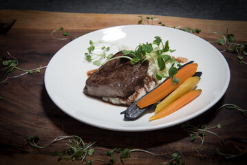 steak with vegetables