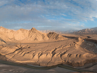 Naklejka premium Gobi Desert and Rivers, Qinghai Province, China