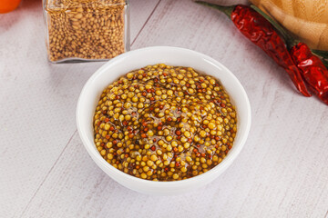 Spicy mustard sauce with seeds