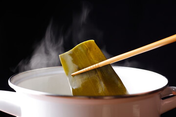 昆布だしを取る