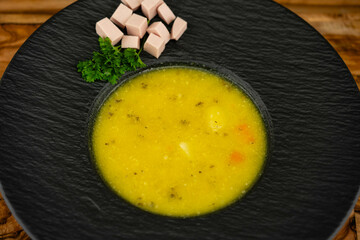 Der Herbst ist die richtige Zeit für eine schöne heiße Suppe mit viel Gemüse