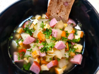 Der Herbst ist die richtige Zeit für eine schöne heiße Suppe mit viel Gemüse