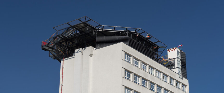 HELIPAD OPERATED - Platform on roof of the hospital